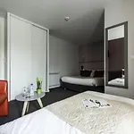 Hotel Un Sur Le Port 3*
