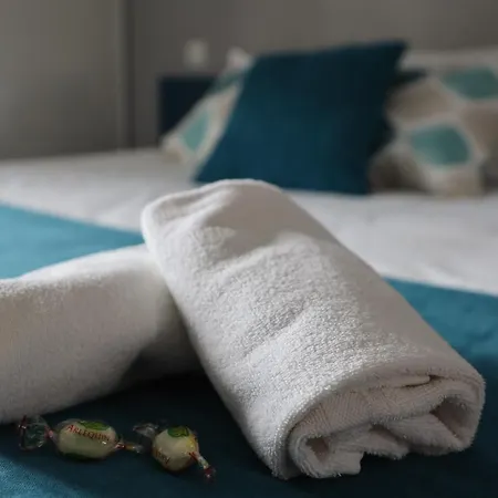 Un Sur Le Port 라로셸