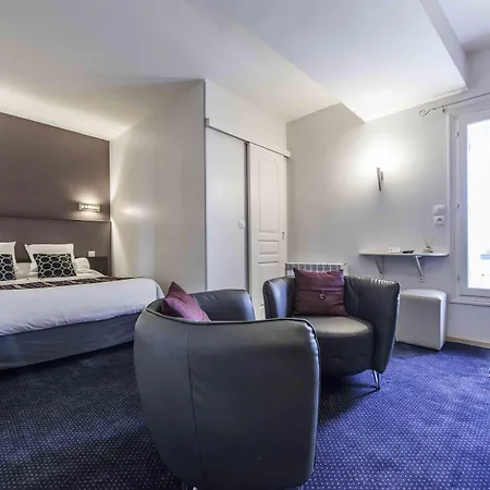 Un Sur Le Port 3* 라로셸