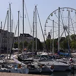 Un Sur Le Port 3* Ла-Рошель