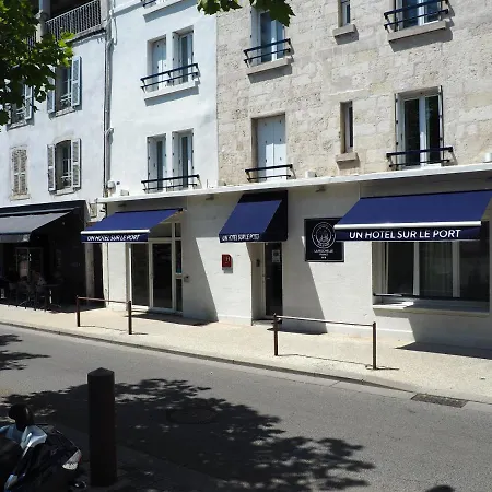 Un Sur Le Port Hotel