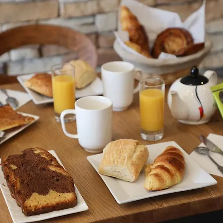 Hotell Un Sur Le Port La Rochelle (Charente-Maritime)