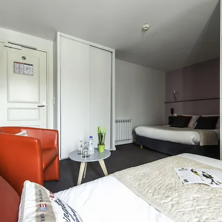 Hotell Un Sur Le Port La Rochelle (Charente-Maritime)