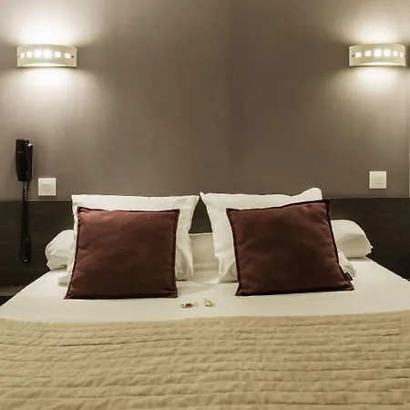 Un Sur Le Port La Rochelle (Charente-Maritime)