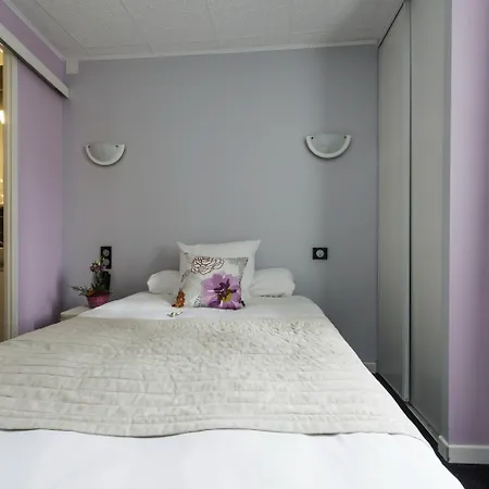 Un Sur Le Port Hotell
