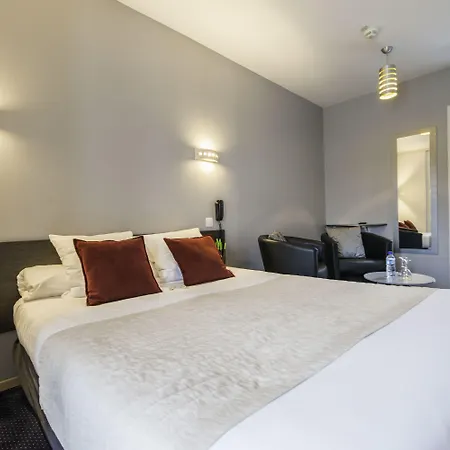 Hotell Un Sur Le Port La Rochelle (Charente-Maritime)