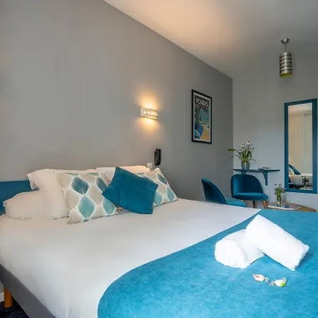 Un Sur Le Port Hotell 3*
