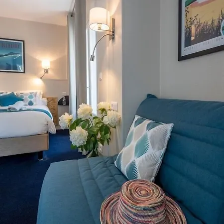 Un Sur Le Port Hotell La Rochelle (Charente-Maritime)