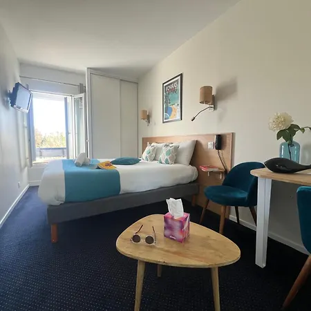 Un Sur Le Port Hotel La Rochelle (Charente-Maritime)