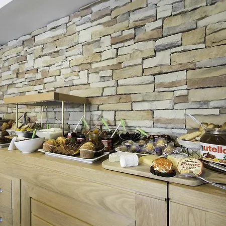 Hotel Un Sur Le Port 3*