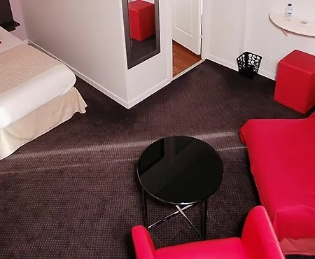 Hotel Un Sur Le Port La Rochelle (Charente-Maritime)