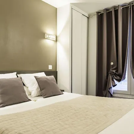 Hotel Un Sur Le Port La Rochelle (Charente-Maritime)