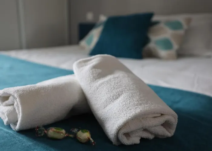 Un Sur Le Port La Rochelle (Charente-Maritime)