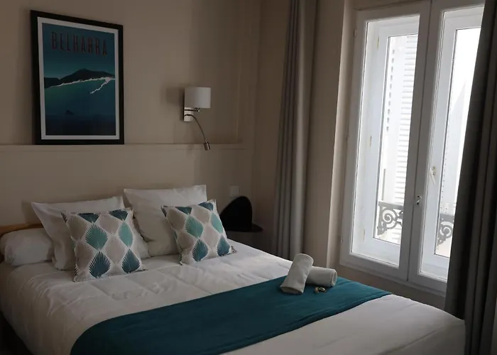 Hotel Un Sur Le Port 3*