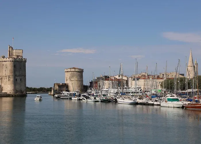 Hotel Un Sur Le Port 3*