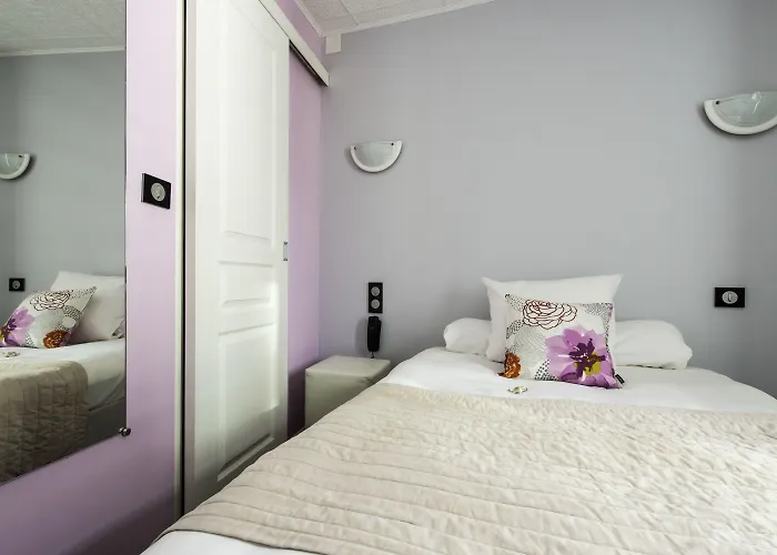 Hotel Un Sur Le Port La Rochelle (Charente-Maritime)