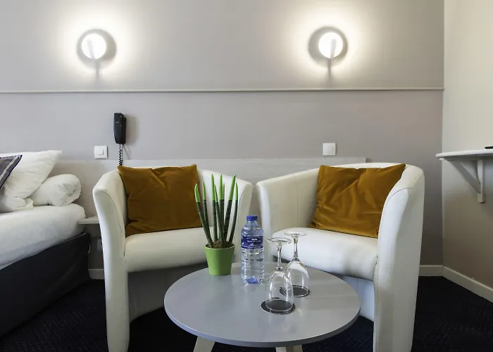 Un Sur Le Port Hotel