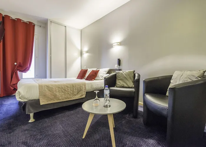 Un Sur Le Port La Rochelle (Charente-Maritime)