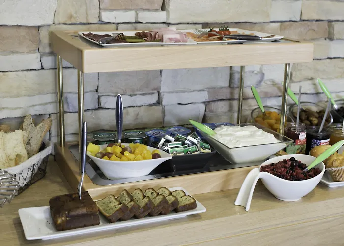 Hotel Un Sur Le Port La Rochelle (Charente-Maritime)