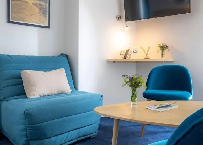 Un Sur Le Port Hotel