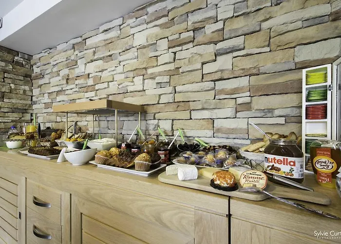 Hotel Un Sur Le Port 3*